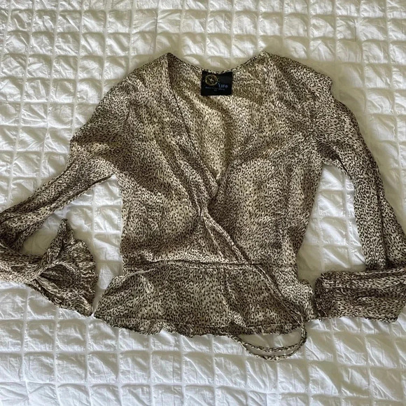 Blue Life leopard blouse - Picture 2 of 7